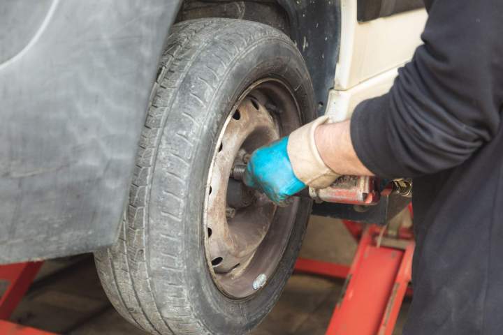  Comptez sur nous pour poser minutieusement les pneus de votre véhicule !